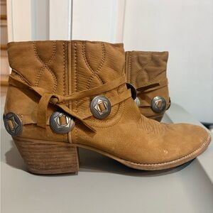 Dolce vita boho booties